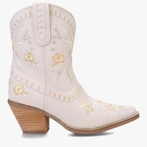 Dingo Womens Off White Primrose Embroidered Boots
